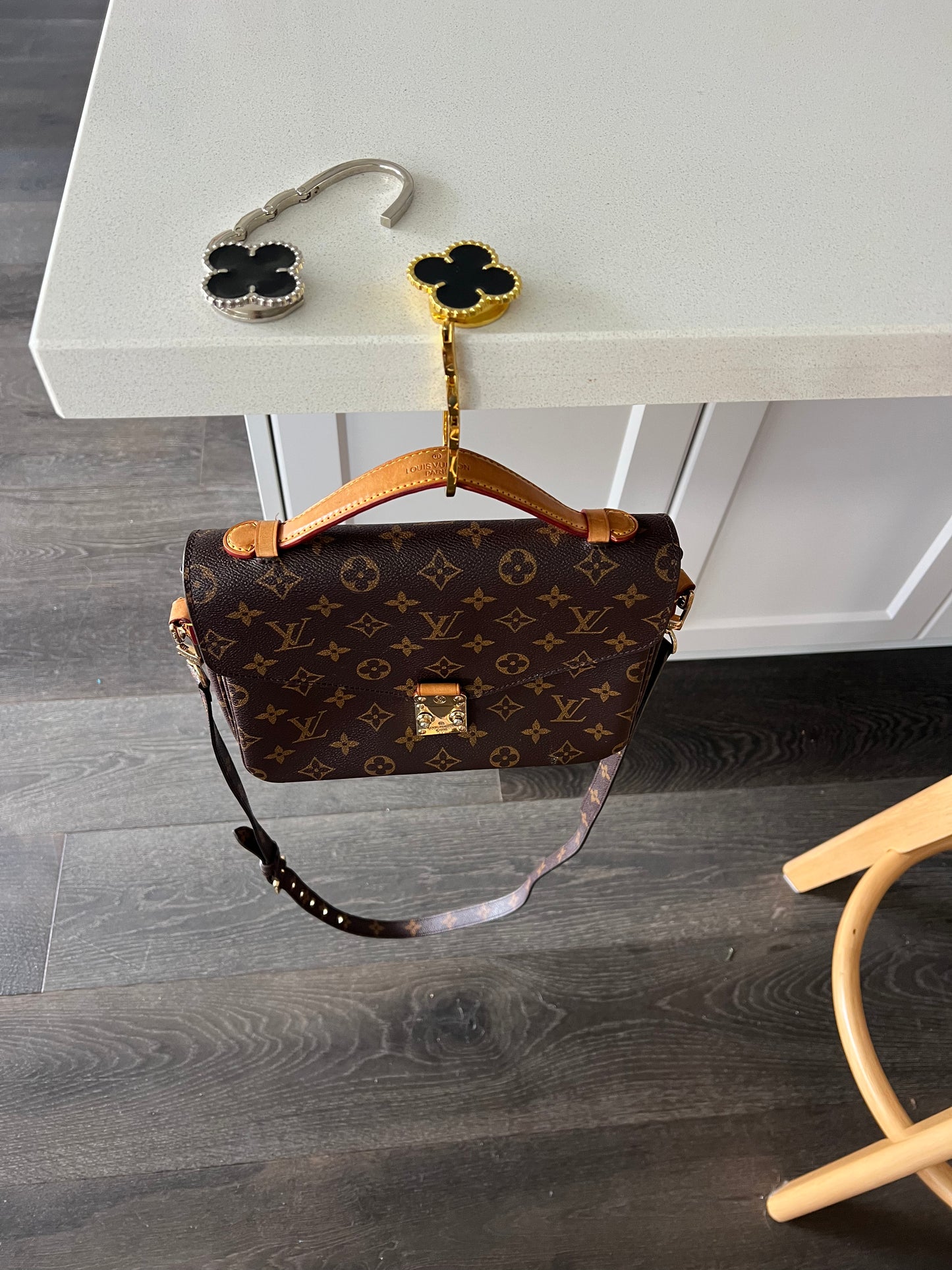 Gold Clover Handbag Hook